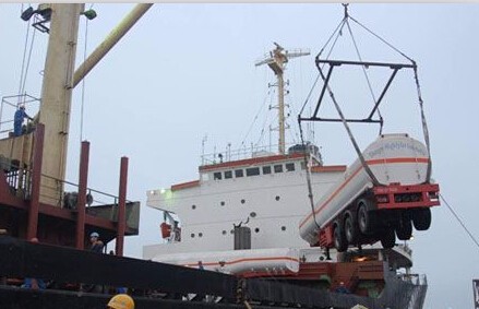 Максимальная полезная нагрузка 80000кг 3 оси 40cbm Алюминиевый топливный танкер-прицеп для транспортировки дизельного топлива