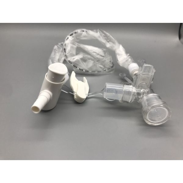 Medical Supplies Closed Suction Device , Closed Suction Tube Prevents Sputum Splash