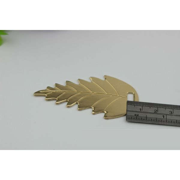 OEM zinc alloy light gold & gunmetal leaf pattern metal logo label tags for handbag/shoes accessories