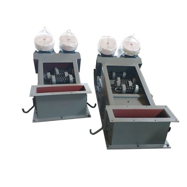 Exploitation vibratoire de conducteur de plein moteur inclus d'habillage minéral