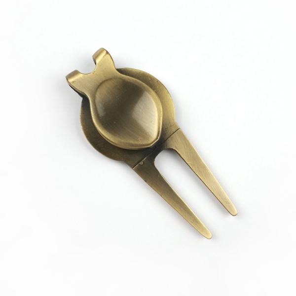 Take Your Golf Game to the Next Level with Our Innovative Golf Divot Tool