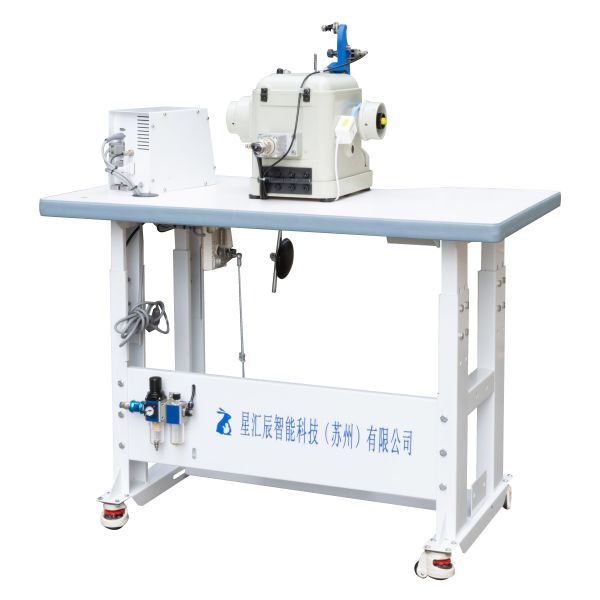 Industrial Semi Automatic Sewing Machine For Double Faced Wool Center Seam