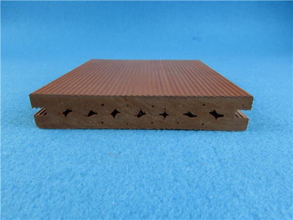 Brushed Wood Plastic Composite Deck Tiles / Exterior Decking Floor 140 * 25mm