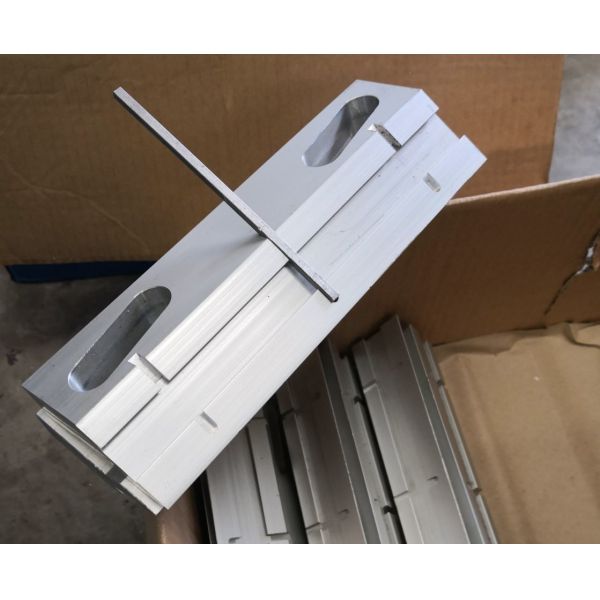 Durable Industrial Aluminum Extrusion Profiles As Holder For Mining Machining