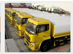 Iron 3 Axles 60 T Container Chassis Trailer Flat Bed Trailer Steel Truck Trailers Mobile Makeup Truck Trailer