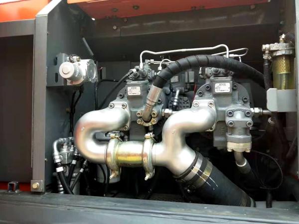 Modo de caminhada do tipo de escavadeira Hitachi usado com potência nominal líquida de 900 rpm