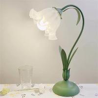 A flor de vidro decorativa do candeeiro de mesa do restaurante nórdico deu forma ao candeeiro de mesa moderno da cabeceira