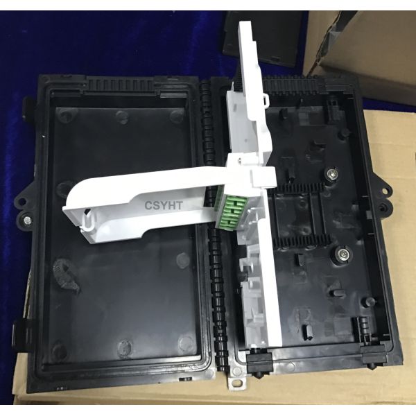 IP65 PP Plastic FTTP Box Loaded 8 Way PLC Splitter And SC Fiber Optic Adapter