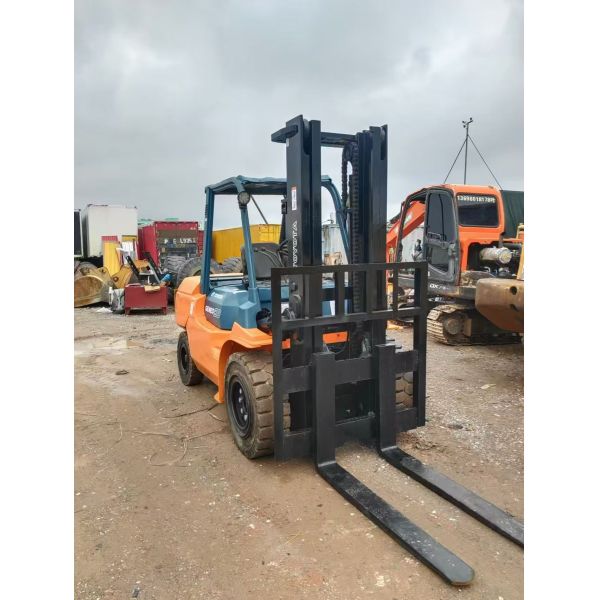 Toyota usada 5t carretilla elevadora con motor de alta potencia 3m altura de elevación original de Japón en venta