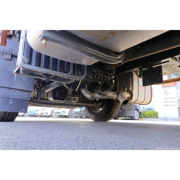 EURO 5 10 Forward Shift Number Sinotruk HOWO T5G 280hp 4X2 7.92m Van Truck Fence Truck