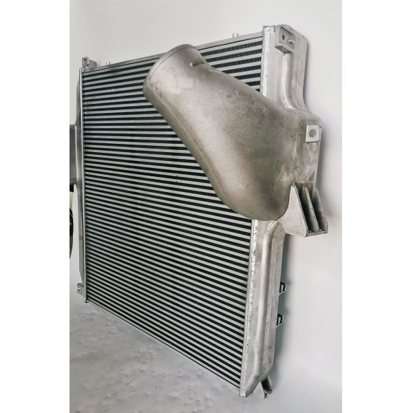 Silver Mercedes Benz Truck Intercooler 9425010201 / 9425010901