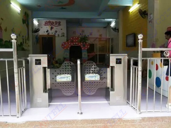 Portão de barreira de balanço de 600 mm largura Flap Controle de acesso Porta de velocidade torneira