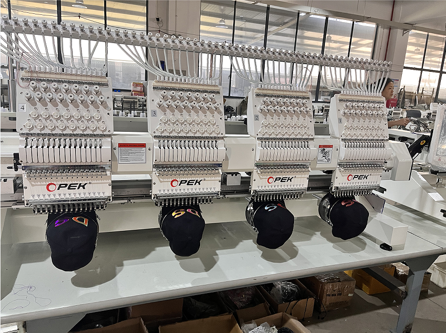 Three-in-one Function   1200 Rpm High Speed Computer Embroidery Machine 4 Head 15 Needles Industry