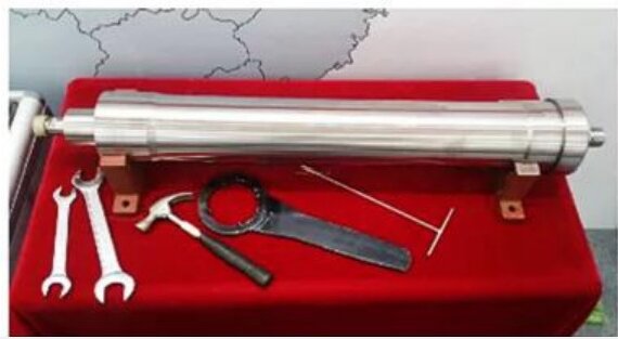 500*400*1200 мм Размер Трубчатая кувшинная центрифуга для оборудования химической техники 500 л/ч