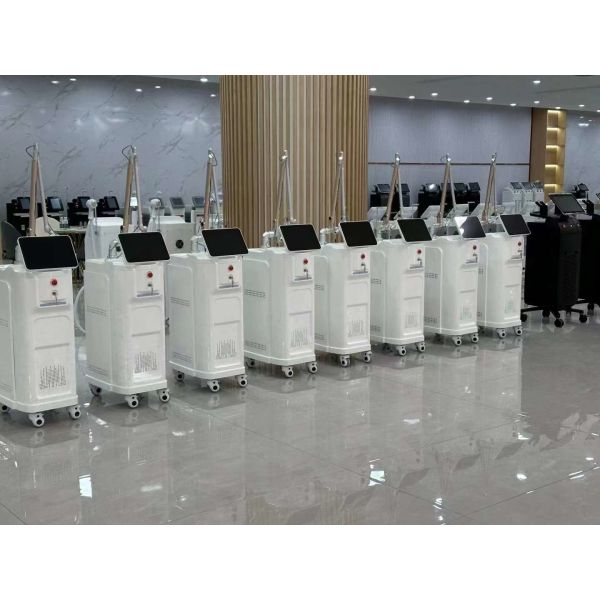 Multifunctional IPL Laser Beauty Machine For Tattoo Removal Maximum Energy 2000M