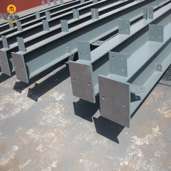 Construction modulaire de bâtiments industriels en acier