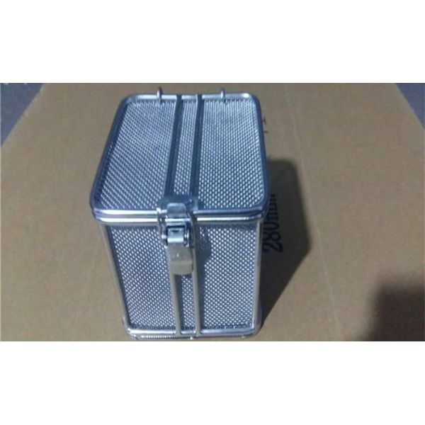 Corrosion Resistance Hardware Wire Mesh Filter , Extra Large Wire Storage Baskets For Disinfecting