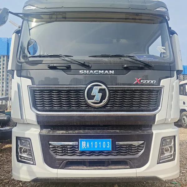 Shacman Weichai Engine Large-Sized Items Cargo Transport Tow Tractor Truck