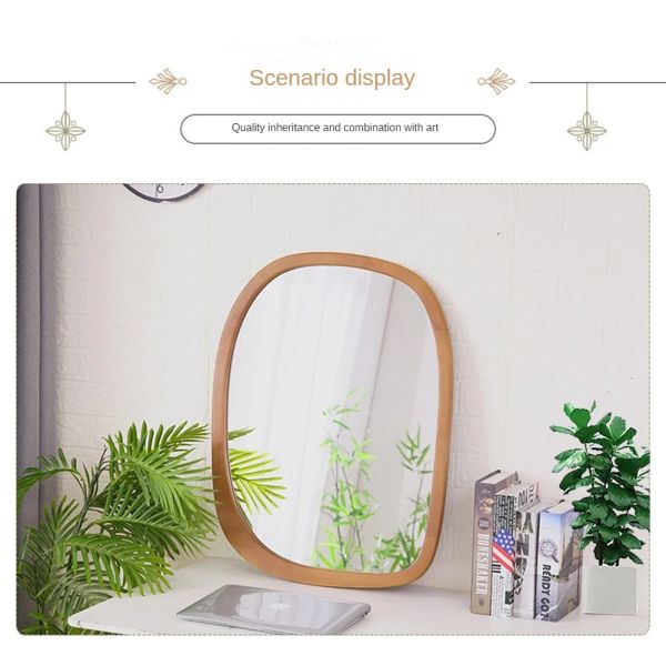 Антикварный декор бани на стене с деревянным зеркалом в стиле Морден