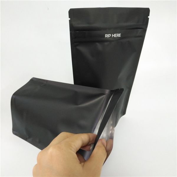 Tobacco Pouch Bag Packaging Mylar Child Resistant Exit Bag CBD edibles Gummies Candy Bag