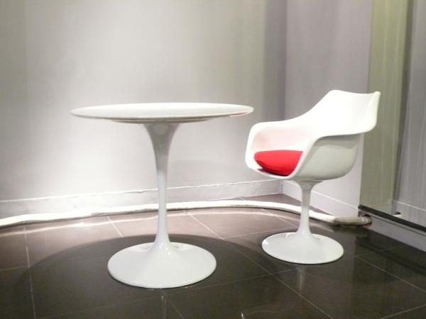 Eero Saarinen Tulip Side Modern Dining Room Tables Fiberglass Round Marble Top