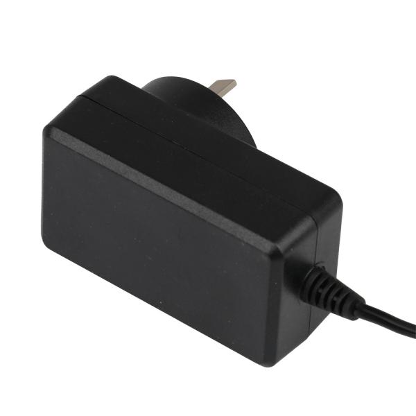 壁に取り付けられた2.5A 9Vの転換の電源のアダプター24WはAustrialのプラグによって出力した