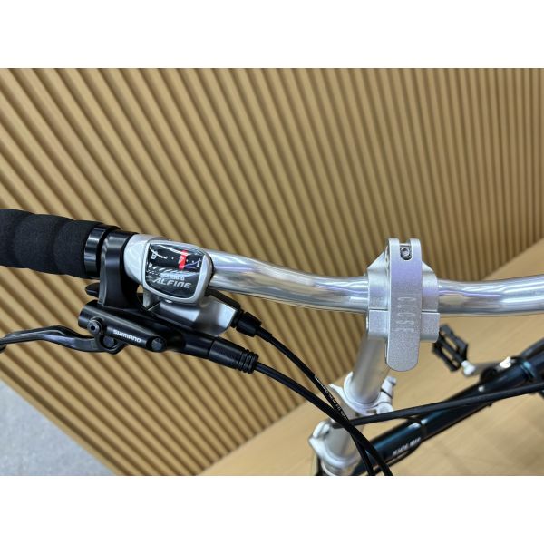 Стальной V тормоз мужской дорожный велосипед с Shimano Altus Shifer 8 скорость 700 X 40C шины