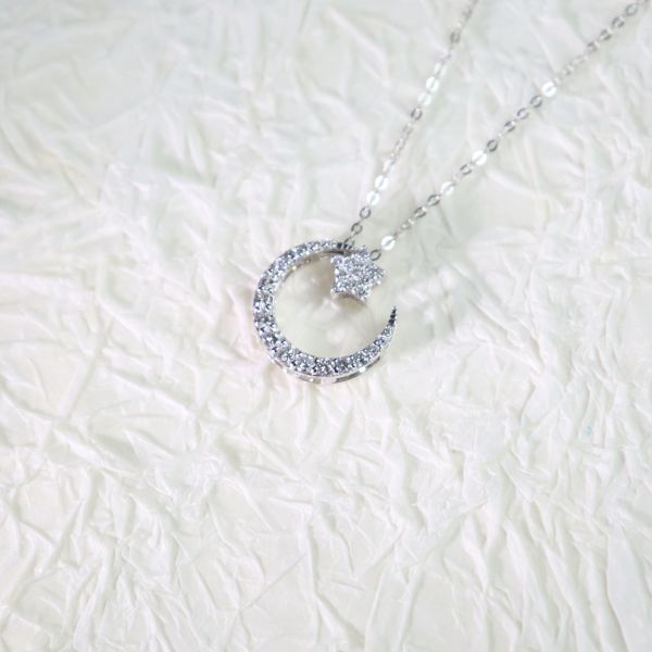 Romantic 18K Gold Crescent Moon Star Lab-Grown Diamond Necklace Wholesale for Lovers White Gold with VVS Clarity for Weddings