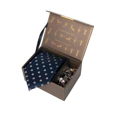 Debossing Embossing 0.5kg Magnetic Apparel Packaging Boxes