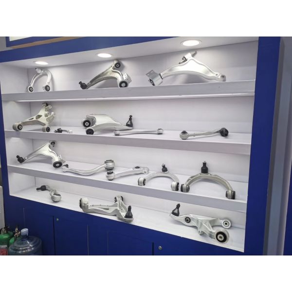 Установка двигателя автомобиля Benz S550 2212406517 Мерседес