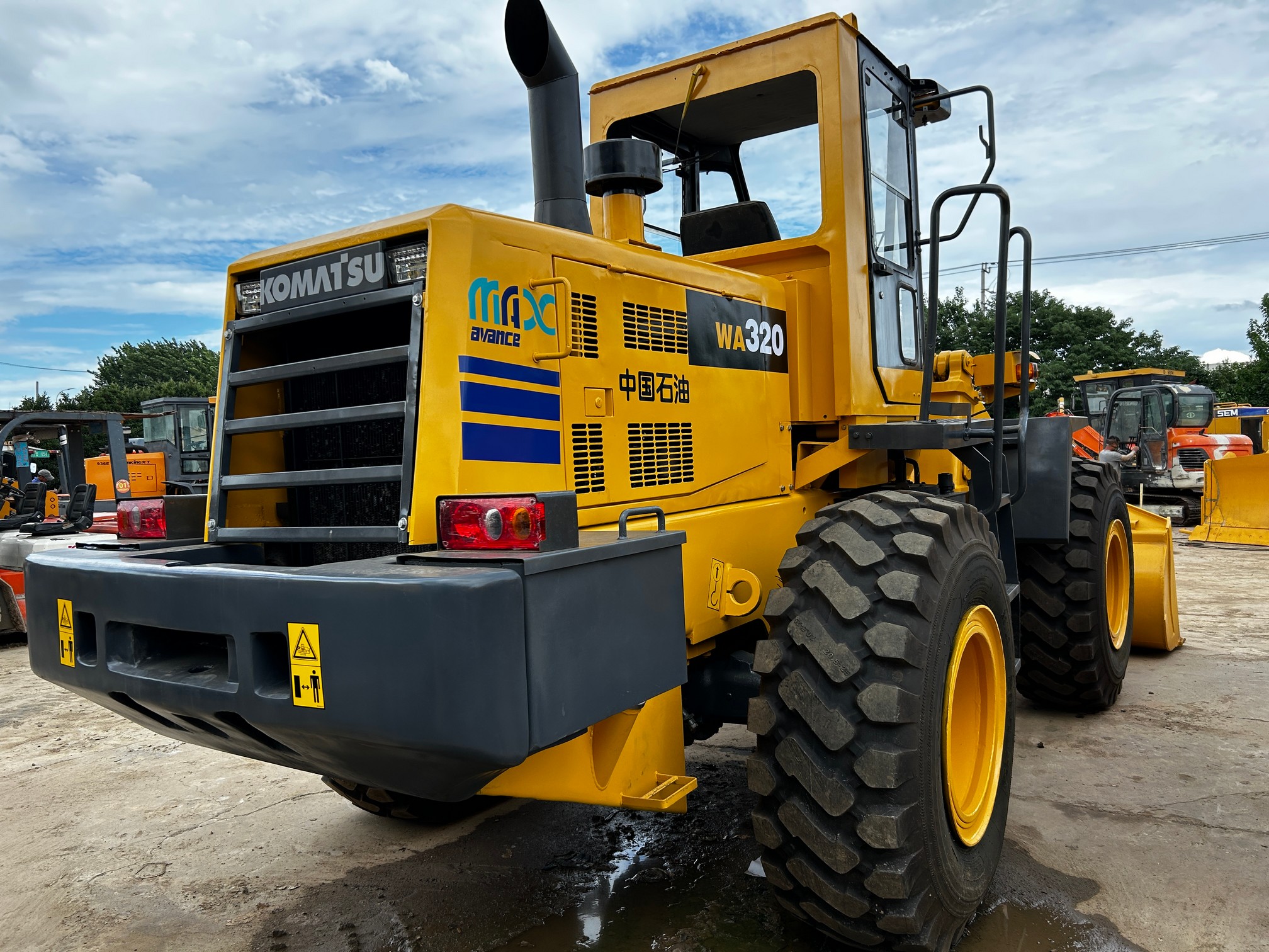 WA380 Komatsu передний погрузчик Использованный передний погрузчик 10 тонн 70 кВт