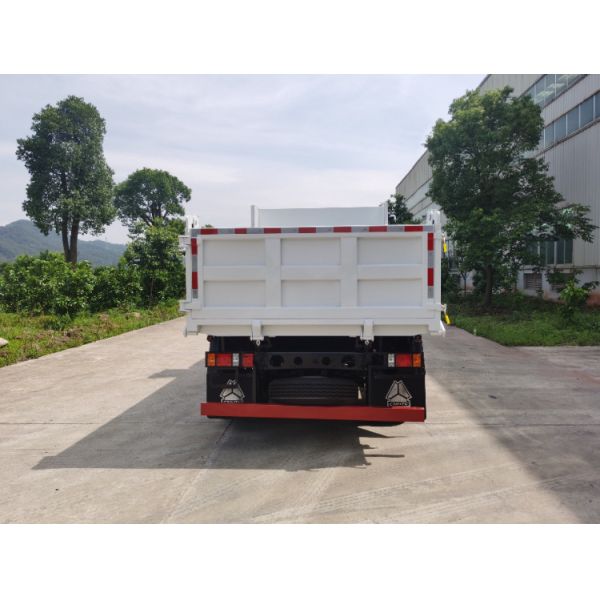 Usado Dongfeng Euro 2 4X2 6 neumáticos Mini camión ligero / camión de basura dentro de su presupuesto