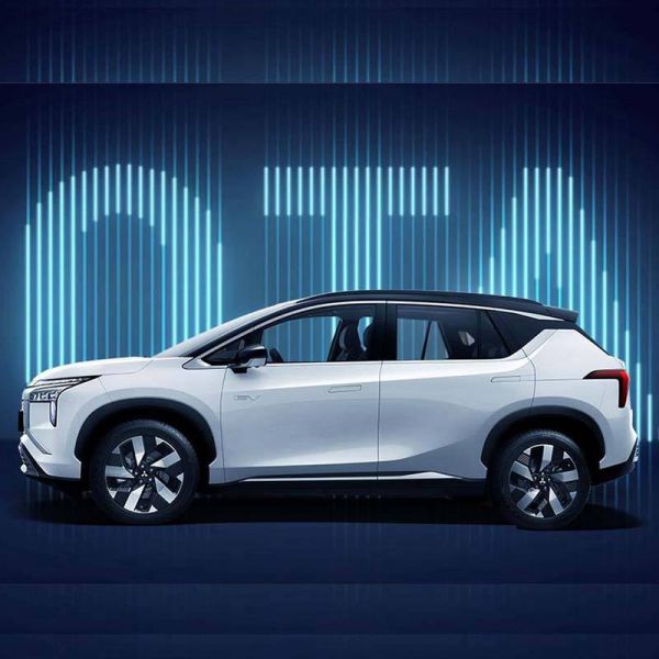 520km Range Mitsubishi AIRTREK Chinese Electric Car 4 Four Wheel Car Vehicle Length x width x height mm 4630*1920*1728