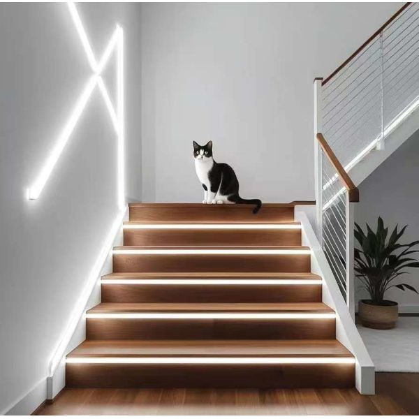 16.5FT / 5 Meter Sistema de canal de silicona sin mancha LED tubo flexible con recubrimiento blanco lechoso vía más ancha para 12mm LED resistente al agua luz de banda USC7 WW