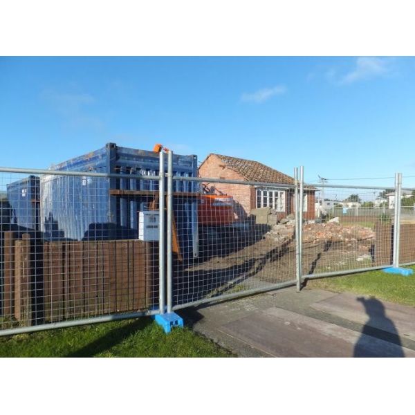 Galvanized Welded Mesh Filled Steel Temporary Fence For Sports Events