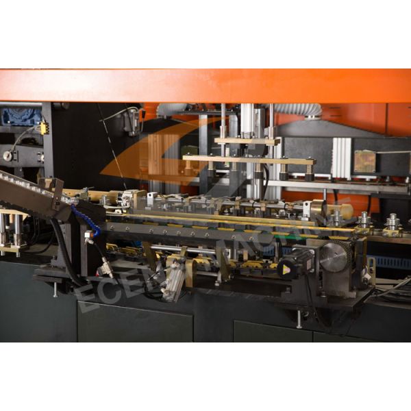 Fully Automatic Blow Moulding Machine Stretch 6 Cavity 2000 Ml