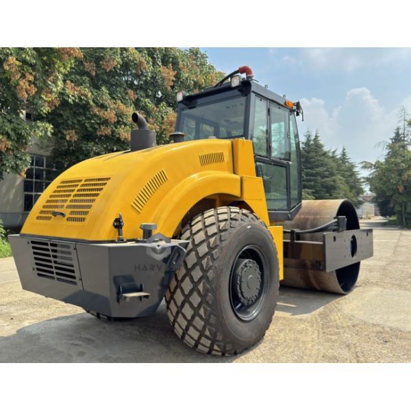 18 Ton Mechanical Single Drum Road Roller with Cummins 112kW Hot Sale in South Africa