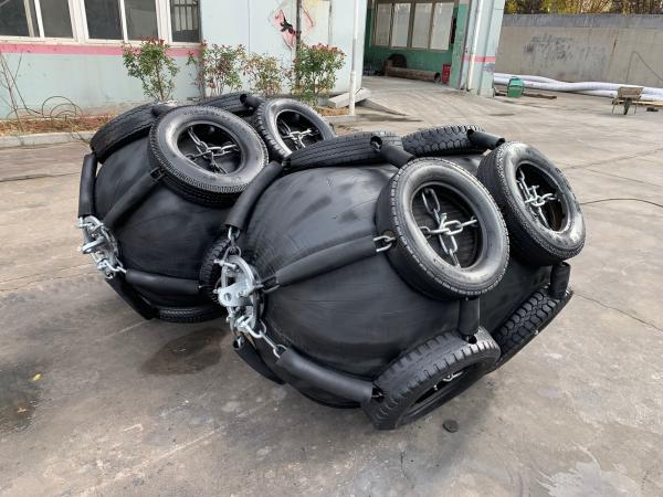 Professional Black Yokohama Pneumatic Rubber Fenders 0.5m-4.5m For Marine Ports