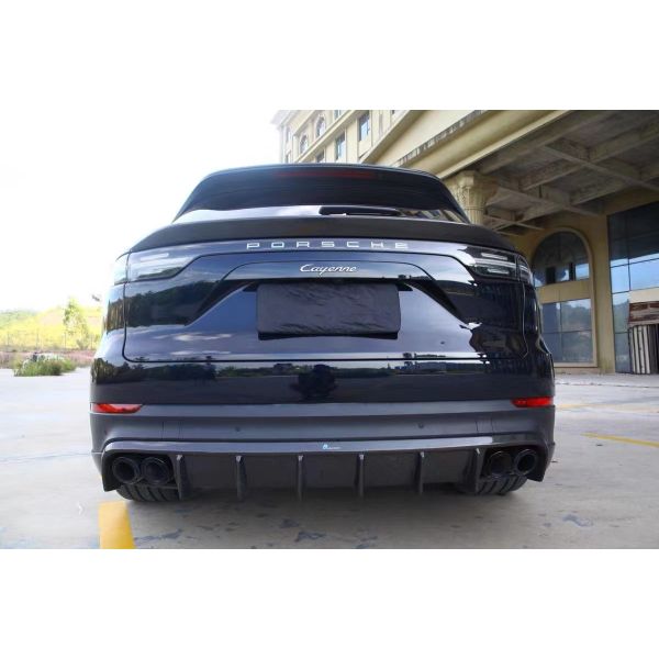 Replacement 2019 Porsche Cayenne Body Kit Side Skirts Dry Carbon Fiber Diffuser Spoiler