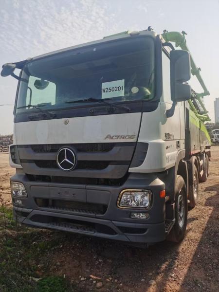 Pompes à béton vert Zoomlion de 56 mètres avec châssis Benz