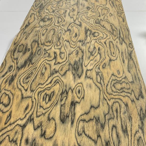 Folheado de madeira composto de cor de abeto amarelo 2500 * 640mm com apoio de lã 0,45 mm de espessura para armários de revestimento de parede