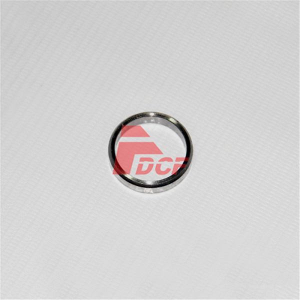 Замена ИР7927 ИР7926 места клапана Э320Д прикладывает экскаватор гусеницы