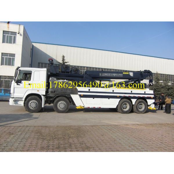 Manual Transmission Heavy Wrecker Trucks , Commercial Tow Truck High Speed