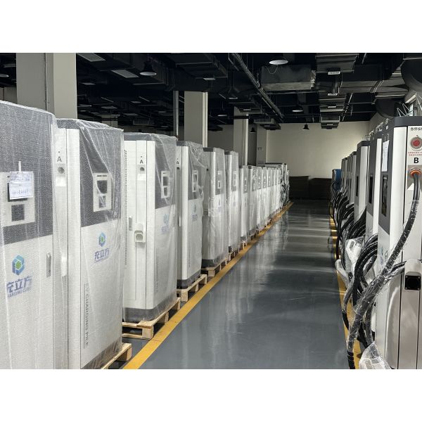 DC EV Charger 80kW Fast Charging Pile Equipped with LCD Display Delivering and Quick Electric Vehicle Charging Solutions