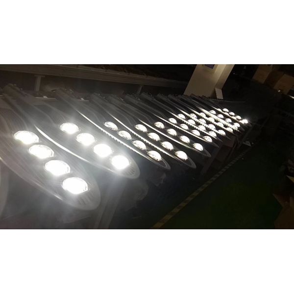 LED Cobra Street Lights 30W 50W 100W 150W 200W AC85-265V Waterproof LED Spotlight Street Garden Outdoor Lighting