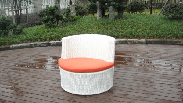 Metal Frame And White Poly Rattan Obelisk Chair For Beach / Balcony