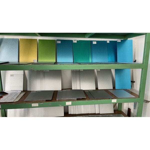 AZM150 AFP Acero galvalume 1200MM ASTM A792M CS-B paneles de hoja corrugada azulejos de techo GL 55% bobina de acero alucinante