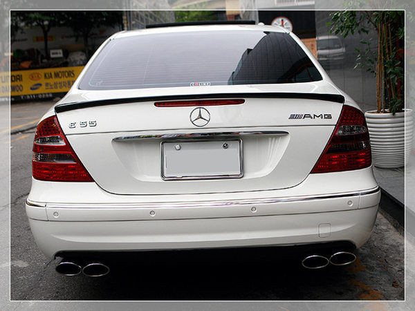 Спойлер задего волокна углерода типа BENZ W211 MKB