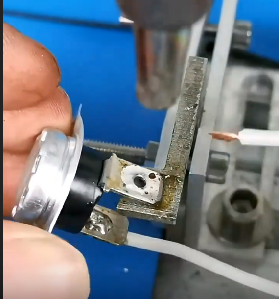 Custom Jig Semi-Automatic Soldering Machine for Aviation Plug & DC Terminal Welding