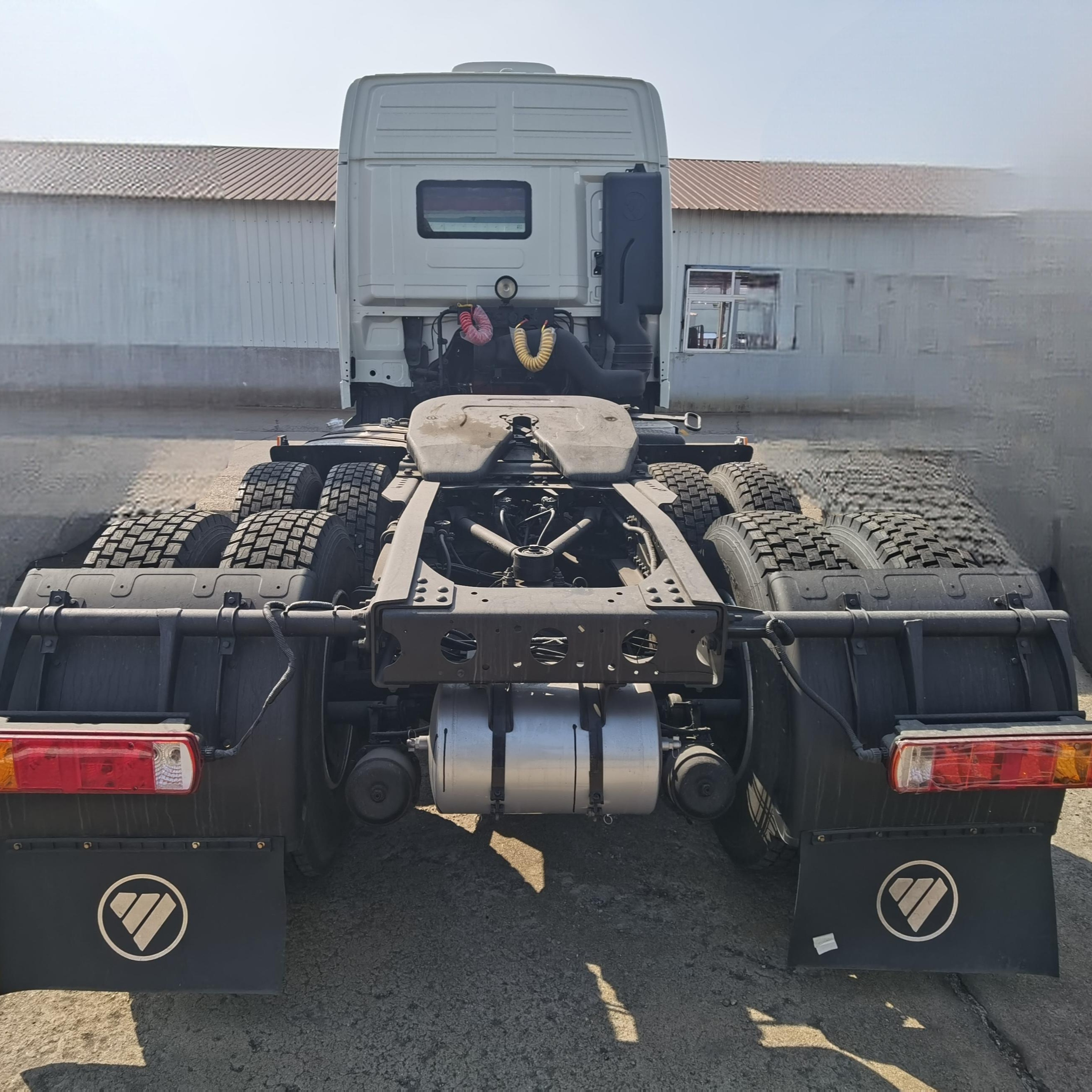 Foton Auman GTL 6×4 Tractor Truck - Africa Overseas Market 6×4 Tractor Head - Mining and Construction 6×4 Heavy Truck - Used Heavy-Duty Truck